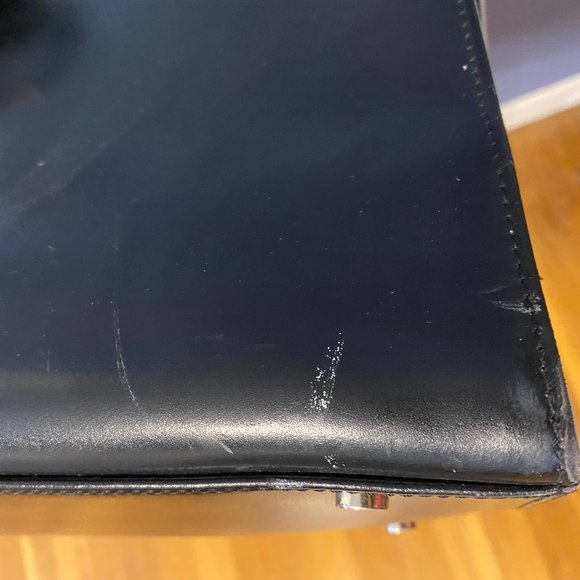 Wilson's Leather Large Black with Off White Tote/Laptop Bag W/Buckle Clasp - Picture 6 of 10